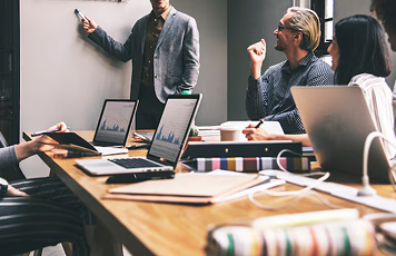 Leadership Team Meetings That Actually Get Things Done